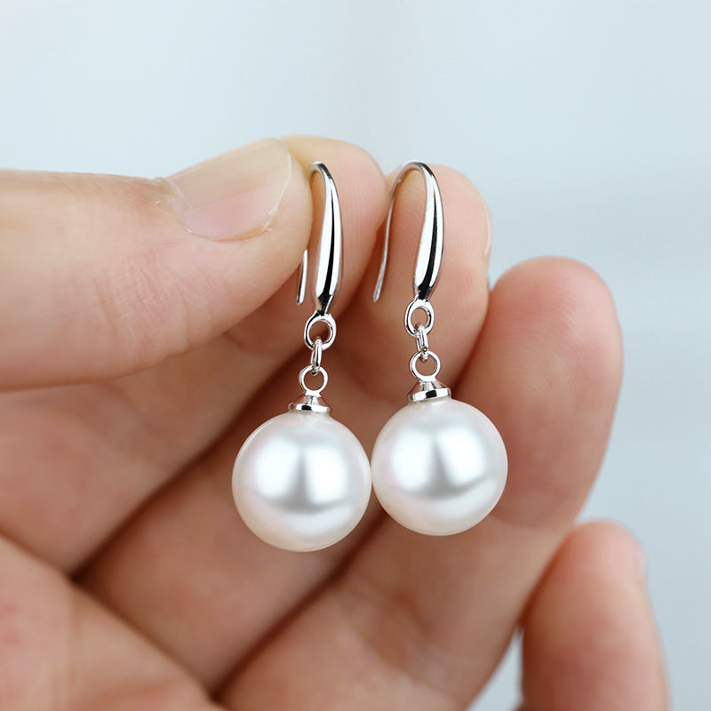 Fashion Women's Simple And Elegant Earrings