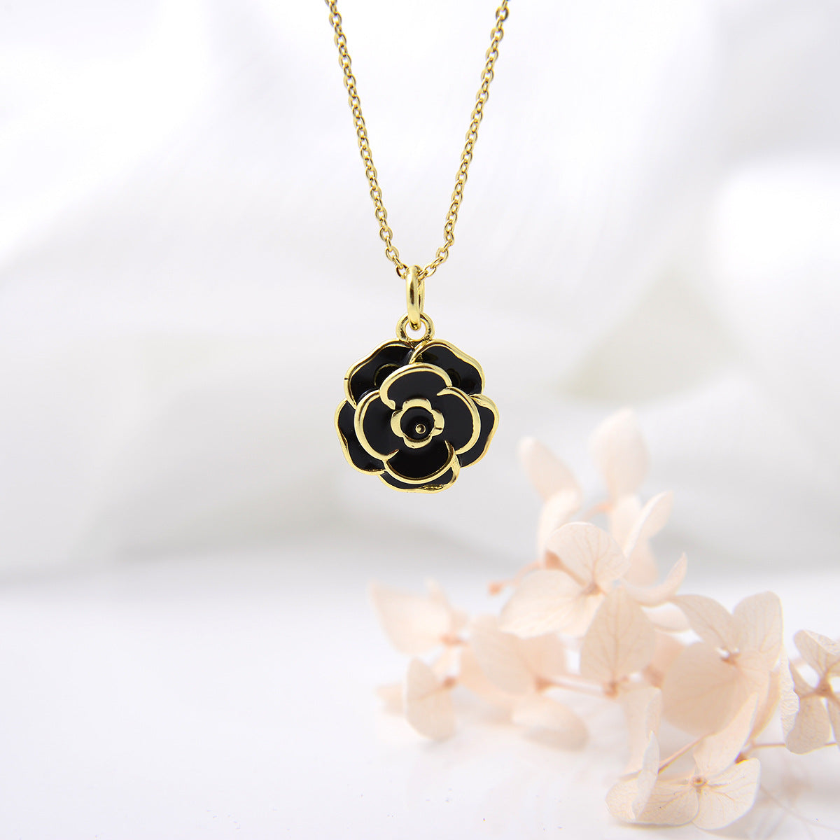 Women's Fashion Copper-plated Gold-color Rose Drop Oil Pendant Necklace