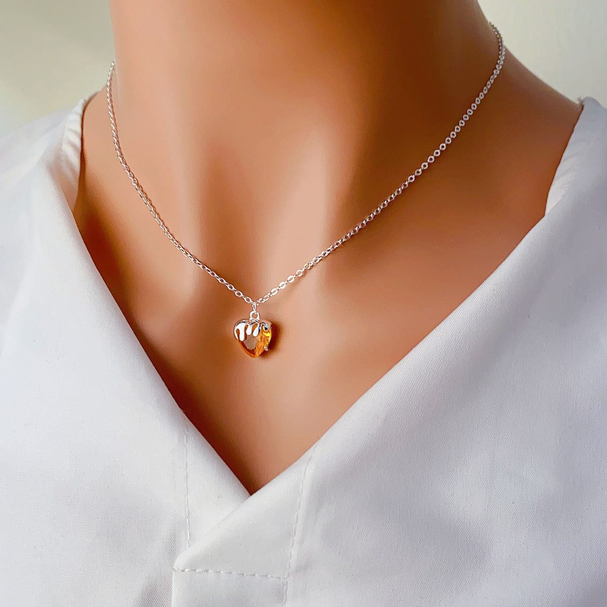 Women's Fashion Casual Heart-shaped Zircon Pendant Necklace