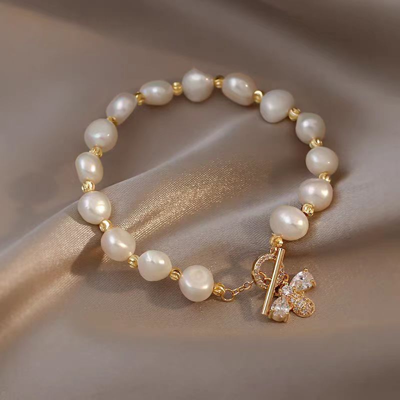 Women's Creative OT Buckle Bee Pendant Pearl Bracelet