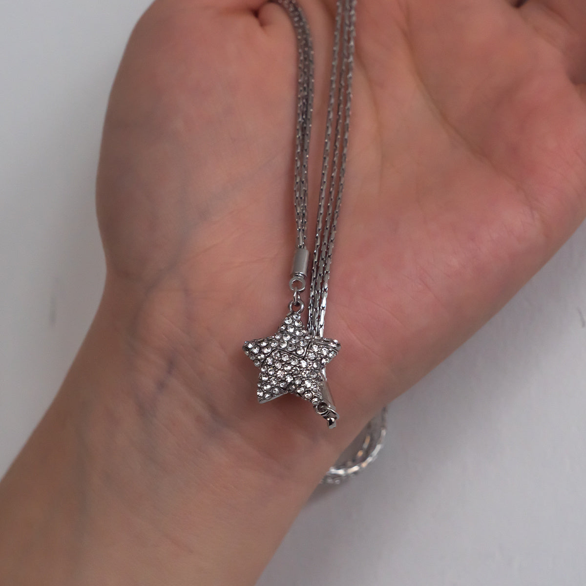 Magnetic Five-pointed Star Necklace With Rhinestones Stainless Steel Clavicle Chain Personalized Designer Necklace Women Jewelry Gifts