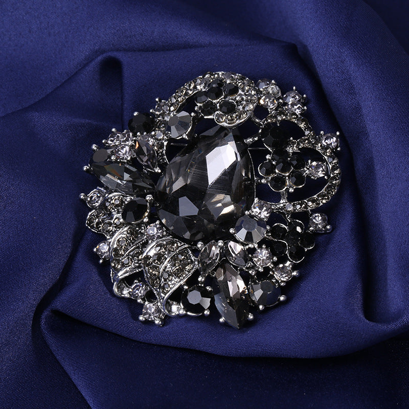 Bohemian Crystal Luxurious Classic Brooch