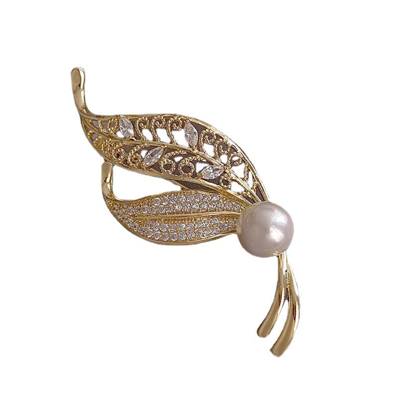 Leaf Anti-glare Buckle Brooch Female Pearl Fixed Clothes