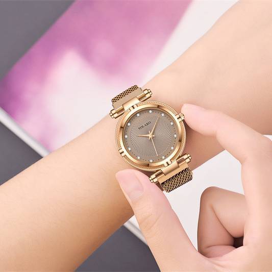 Fashion Diamond Women's Lazy Magnet Wrist Watch