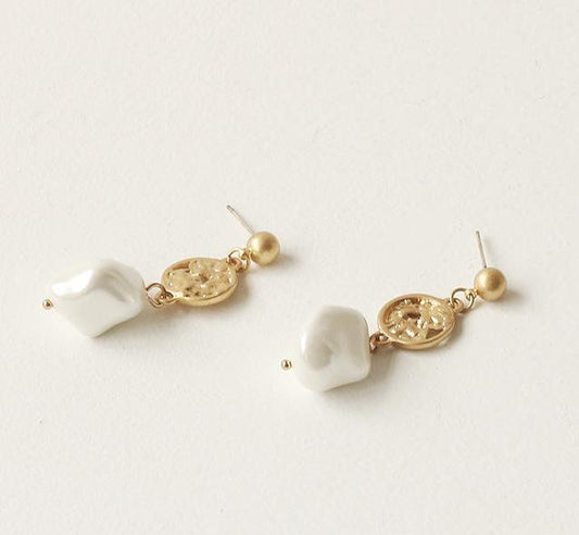 Fashion Creative Personality Earrings Shaped Imitation Pearl