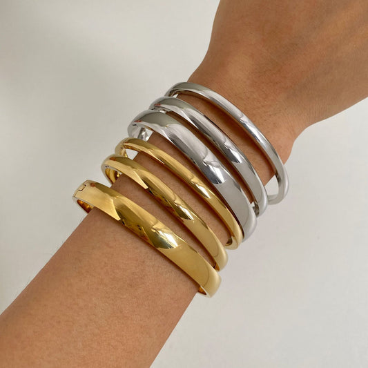 Sleek Gold-Plated Stainless Steel Buckle Bracelet