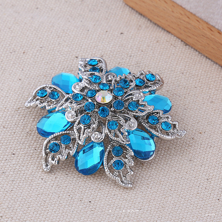 Gorgeous Unique Turquoise Silver Crystal Rhinestone Vintage  Flower Brooch Pin