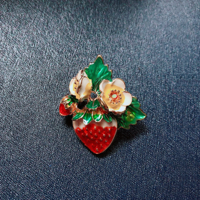 Sweet And Lovely Flower Strawberry Female Brooch