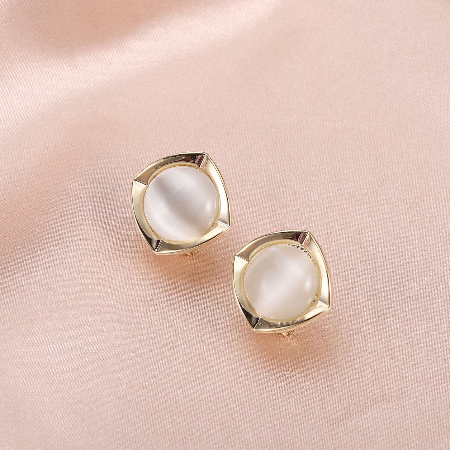 Fashionable High-end Earrings