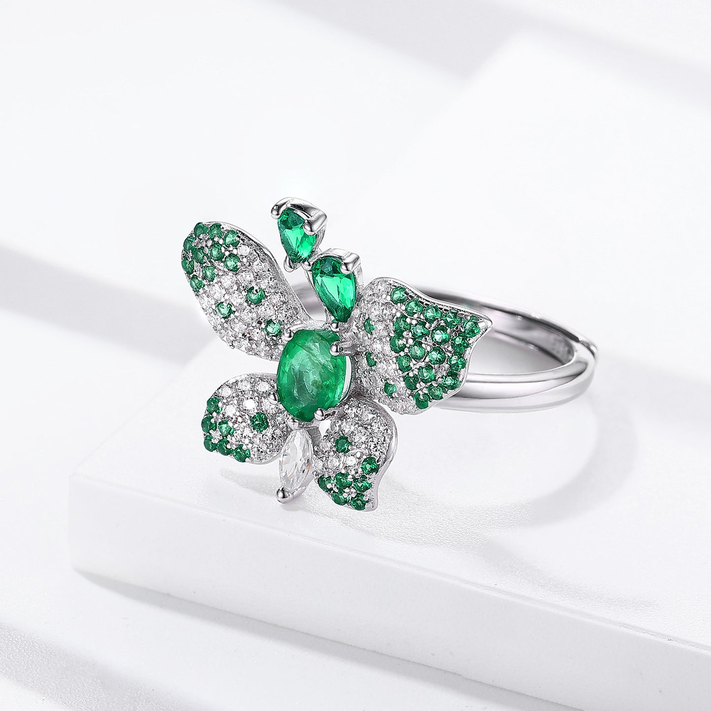 Butterfly Ring S925 Silver Set Natural Emerald