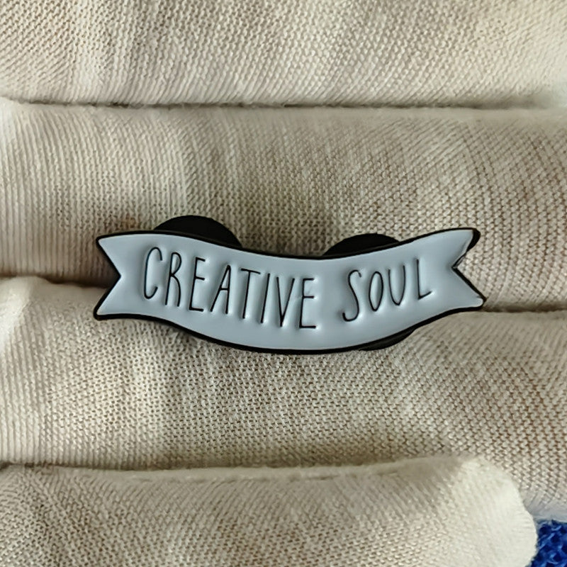 English Creative Soul Brooch Cartoon Golden M Badge