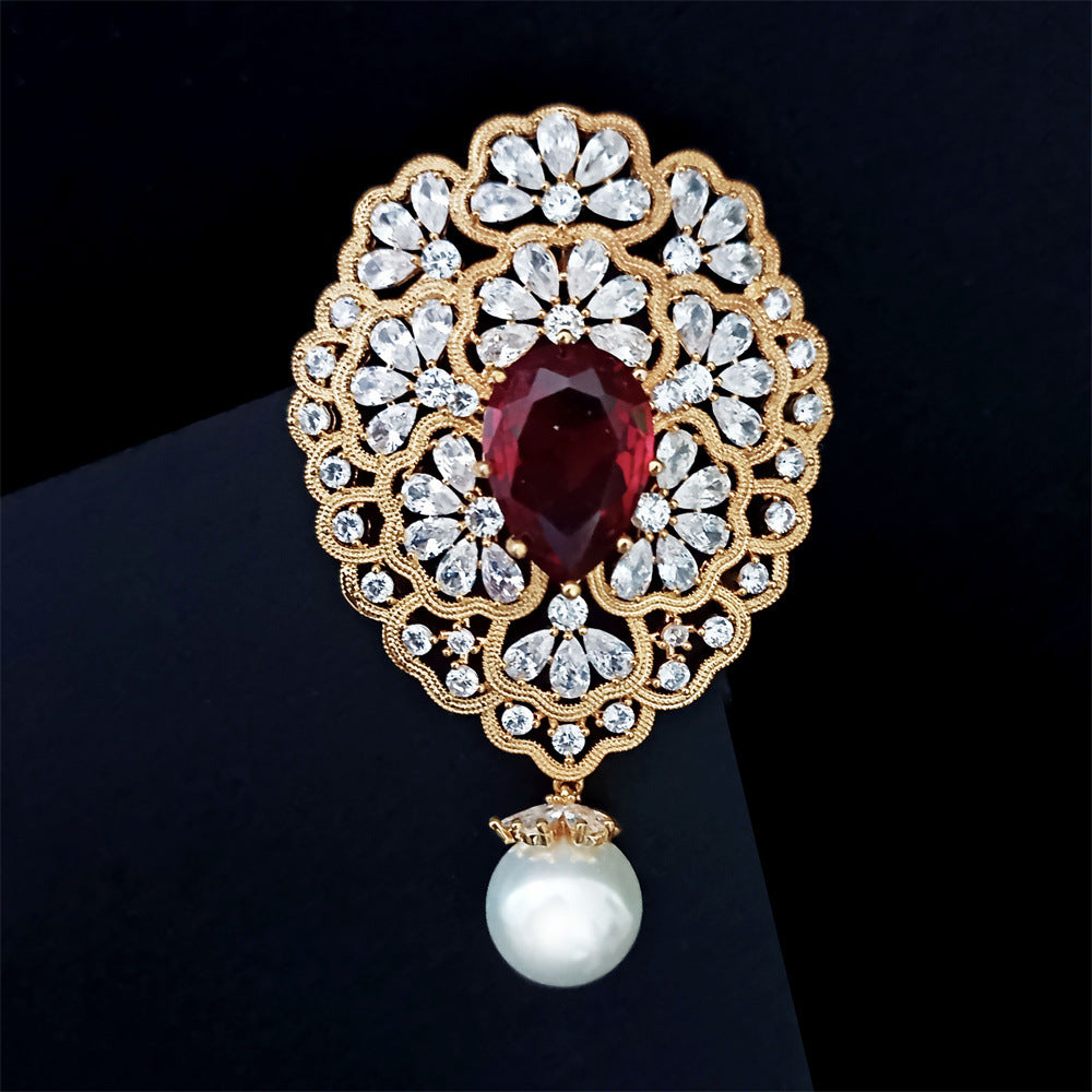 Fashion Retro Exaggerated Geometric Zircon Corsage