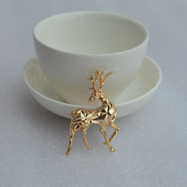 Alloy Three-dimensional Golden Deer Brooch