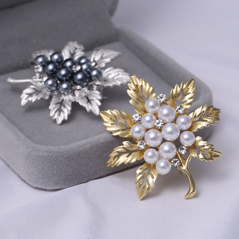 Leaves Matte Brooch Electroplated Pearl Fashion Retro Rhinestone Pin